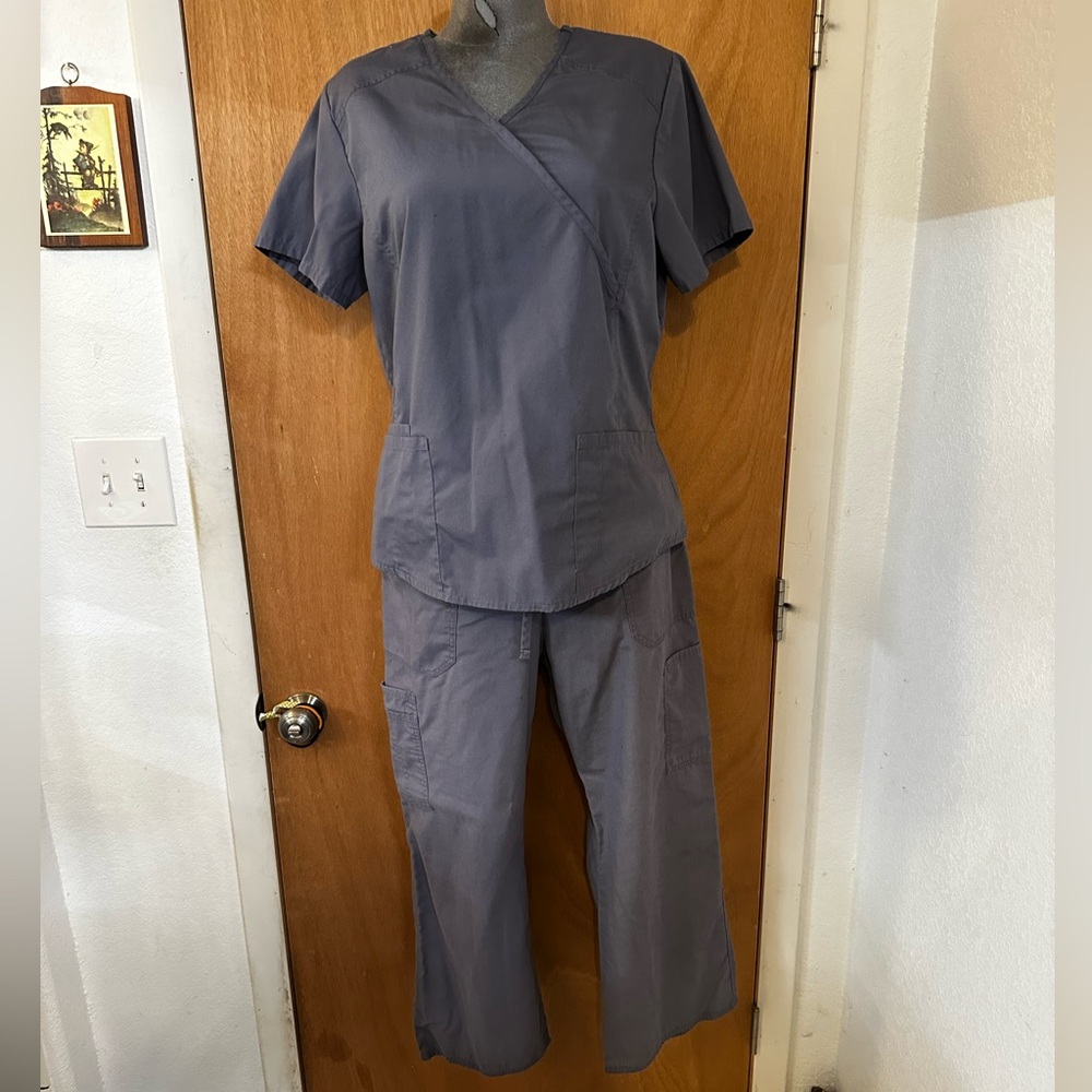 Women’s Scrub Star set